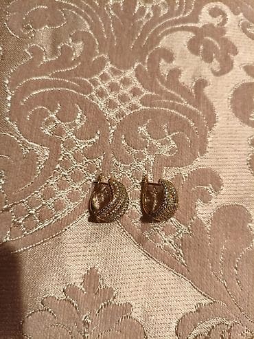 mismar sirga: Qızılı rəngdə qadın sırğası (cüt). - Material: metal əsas üzərində — 2