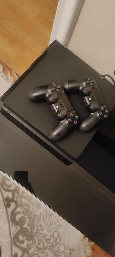 PlayStation 4 Slim - PS4 Slim 500 gb ideal veziyyetde! - 2 ədəd