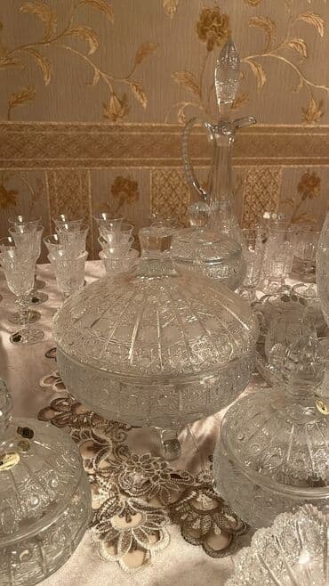yuxuda qab qaşıq yumaq: Kristal süfrə dəsti - Zərif naxışlı, kəsim ornamentli iri kristal — 26