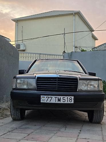 mercedes e class: Mercedes-Benz 190 (W201): 1.8 l | 1992 il Sedan — 3