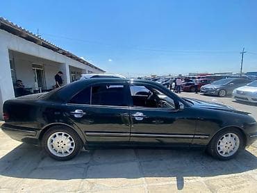siqaret tutunu: Mercedes-Benz E‑Class (W210) sedan - Korpus: qara/yaşıl tünd rəngli — 6