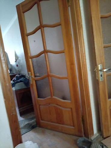 Ağac qarışığı çərçivəli, şüşəli otaq qapısı 3 ədədi 2.5 hündürlük eni