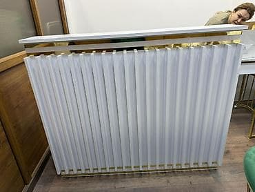 sendivic panel: Resepsion masası – modern dizayn - Rəng: ağ, qızılı dekor xətləri ilə — 1