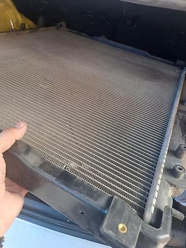 Avtomobil üçün soyutma radiatori - Material: alüminium nüvə