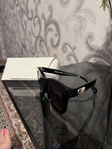 SİM-kartlar: Gün eynəyi, Michael Kors — 2