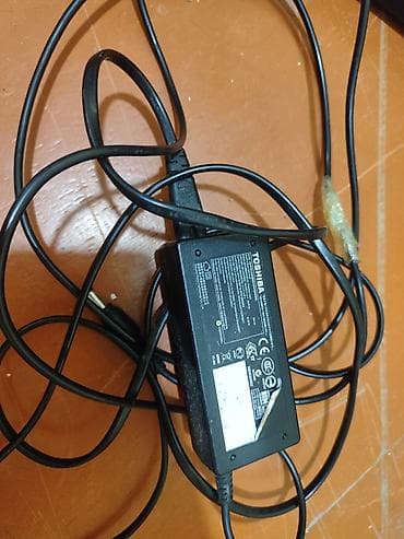 tostur: TƏCİLİ SATILIR ENDİRİMDE OLA BİLER Toshiba kompüteri işlənmişdi 500 — 4