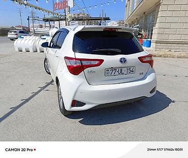 prius on şuşə: Toyota Vitz: 1.5 l | 2019 il Hetçbek — 4