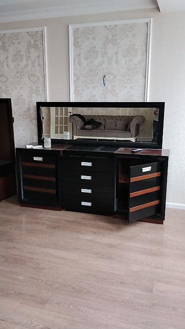 Qonaq otağı üçün mebel dəsti təcili satılır evdən cixmalidi. Endirim — 4