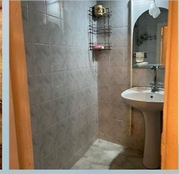 Razində bina evi kiraye verilir. 2 otaqlıdır. 80 nömreli mektebin — 5