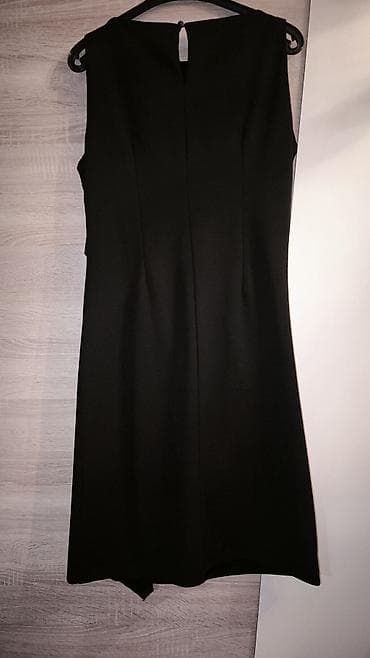 don formalari: Qara rəngli klassik kokteyl donu - Model: qolsuz, dairəvi yaxa - — 2