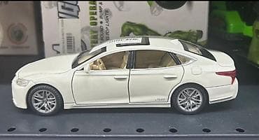 taxta oyuncaqlar: Leksus sedan miniatür model avtomobil - Miqyas: təxmini 1:32 - — 6