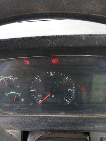 İşlək vəziyyətdə kom satılır