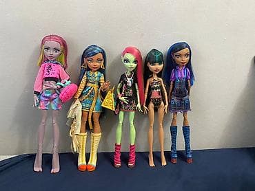 Продаются 5 кукол Monster High в отличном состоянии. Все куклы были