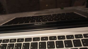 klaviatura: Apple MacBook Pro noutbuku Xüsusiyyətlər: - Alüminium unibody korpus — 2