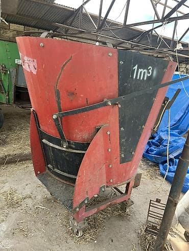 servis avadanliqlari: ÖZADAY elektrikli yem və ot qarışdırıcısı – 1 m³ - Həcm: 1 m³ (korpus — 5