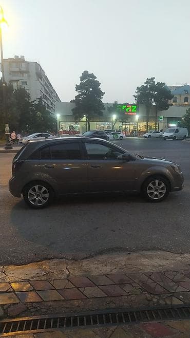 tofas satilir: Kia Rio: 1.5 l | 2010 il Hetçbek — 4