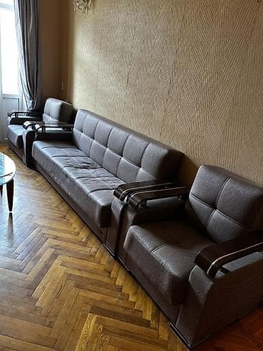 yumşaq mebel: Klassik üslubda qonaq otağı mebel dəsti Tərkibi: - Divar boyu iri — 3