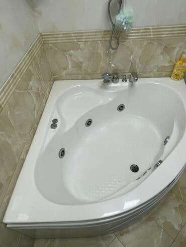 jakkuzi: Jakkuzi, hidromasajlı vanna - Üçbucaq/künc yerləşim üçün dizayn — 2