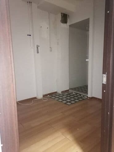 киоск в аренду: 160kv 1 boöyük zal, 3 otaq, 2 duşavoydan ibarətdir. Af mall-ın 3-cü — 4