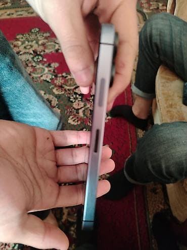 playstation 2 disc: IPhone 15 Pro, 64 GB, Graphite, Face ID — 4