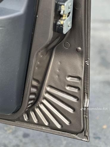 byd maşın qiyməti: Avtomobil: Sedanın kompakt sinfi Rəng: Tünd boz/bronza (metalik) — 3