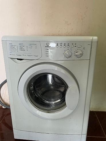 Техника и электроника: Indesit WISL82 önyükləməli paltaryuyan maşın - Yükləmə: 5 kq - — 1