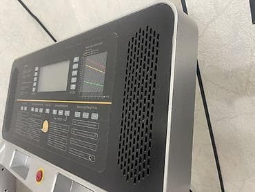 Elektrikli qaçış trenajoru - Geniş konsol paneli: böyük LCD ekran — 1