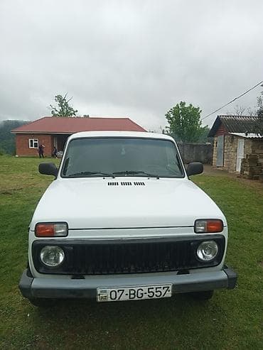 rcd üçün detallar: LADA Niva 4x4, ağ rəng, 3 qapılı SUV - Tam ötürücü (4x4) – kənd yolu — 2