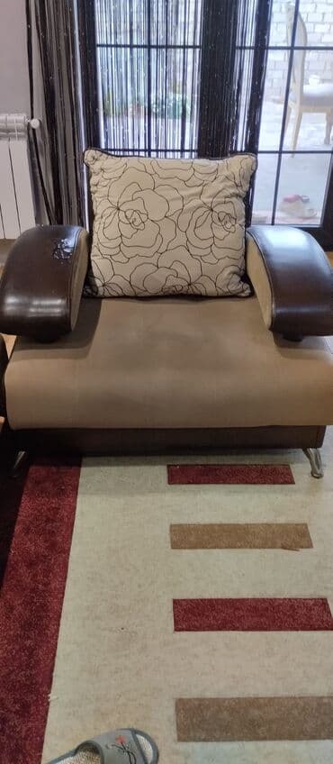 divan hovsan: İşlənmiş, 2 kreslo, Bazasız, Açılmayan — 2