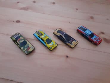 oyuncaq təcili yardım: Oyuncaq maşınlar dəsti – 4 ədəd - Material: metal gövdə və plastik — 2