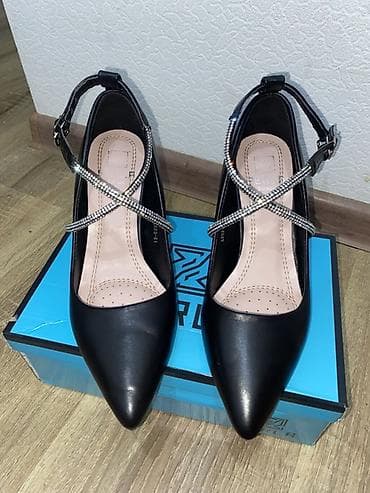 Ölçü: 37, rəng - Qara, İşlənmiş lalafo.az -da Ölçü: 37, rəng - Qara, İşlənmiş