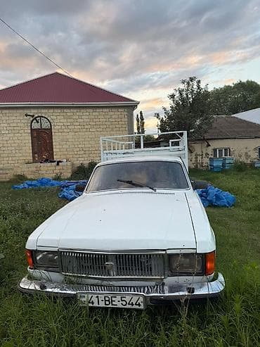Gaz-24 “Volqa” əsasında yük pikap Xüsusiyyətlər: - Kuzov: ağ rəngli lalafo.az -da Gaz-24 “Volqa” əsasında yük pikap Xüsusiyyətlər: - Kuzov: ağ rəngli