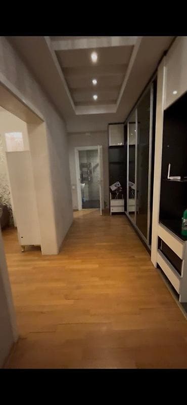 hovsan mida ev satilir: Bu müasir mənzil rahat yaşayış üçün ideal olub, böyük bir qonaq otağı — 3