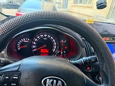 Продажа авто: Kia Sportage SUV - Kuzov rəngi: qəhvəyi, parlaq örtük - Geniş — 4