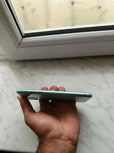 ps4 oyun kolu: IPhone 11, Yaşıl, Face ID — 6