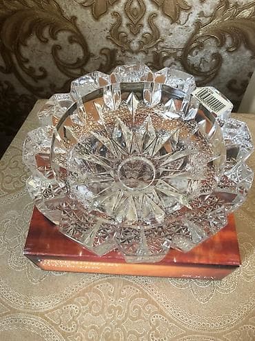 xrustal vazalar: Xrustal külqabi.yenidir.qiymetde razilasmaq olar — 3