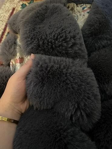 svitir: Tüklü qolsuz kürk Usaqlar ucun 7-10 yaşTebii tukdendi isdeyene — 2