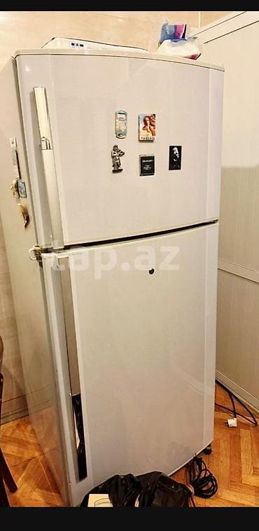 ucuz soyduclar: 2 qapılı Sharp Soyuducu Satılır, rəng - Ağ, Təkərli — 1