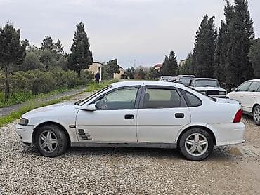 opel vectra 1996: Opel Vectra: 2 l | 1995 il 506000 km Sedan — 4