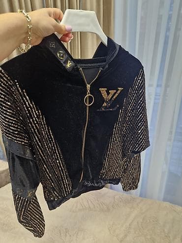 Qara məxmər idman dəsti – kapüşonlu üst və şalvar - Material: yumşaq