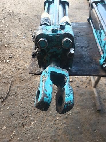 masin vinilleri: Hidravlik silindrlər – 2 ədəd Məhsulun təsviri: - Ağıryük texnikası — 4