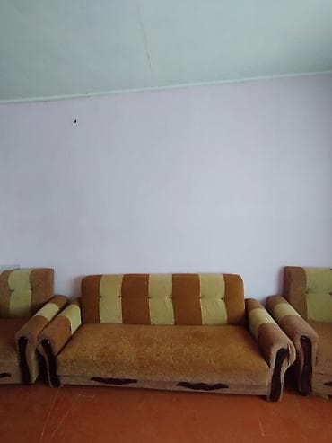 kamot mebel: - Yumşaq mebel dəsti: 1 divan + 2 kreslo - Rəng: qəhvəyi və açıq yaşıl — 1