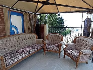 divan: Klassik üslubda 3-lü mebel dəsti Tərkibi: - 1 ədəd uzun divan - 2 — 1