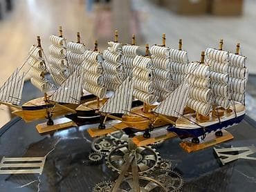 Dekorativ yelkənli gəmi maketi - Material: ağac gövdə, parça