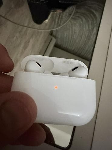 kalonka jbl: Apple AirPods Pro (MagSafe şarj qutusu ilə) Qulaqləqlar şarj olunur. — 3