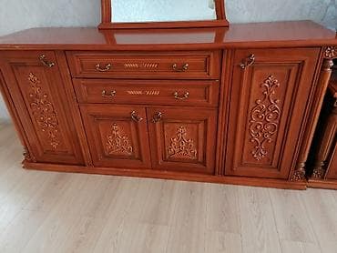 dəhliz dolab: Klassik üslubda taxta bufet-komod və böyük güzgü - Material: tam ağac — 2