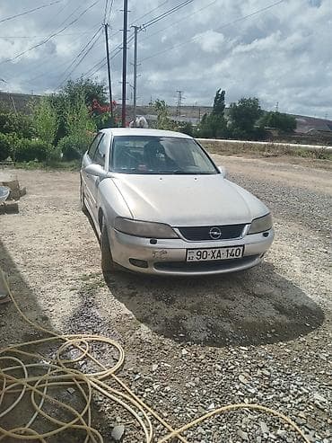 opel minivan: Opel Vectra sedanı - Kuzov: 4 qapılı sedan, gümüşü rəng - Mühərrik — 1