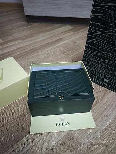 saat seti: Rolex orijinal qutu seti Məzmun: - Yaşıl dalğalı naxışlı əsas saat — 1