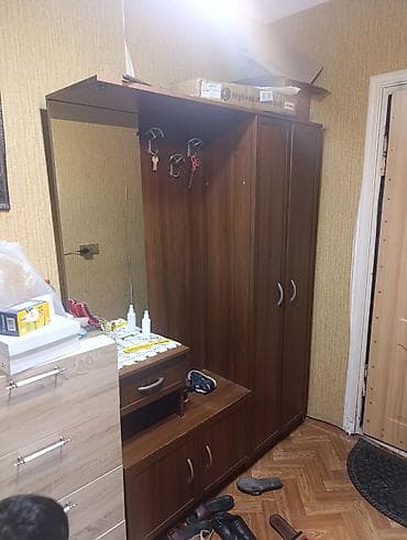 seyf dolab: İşlənmiş, 2 qapılı, Güzgülü, Qəhvəyi, Açılan, Düz dolab — 2
