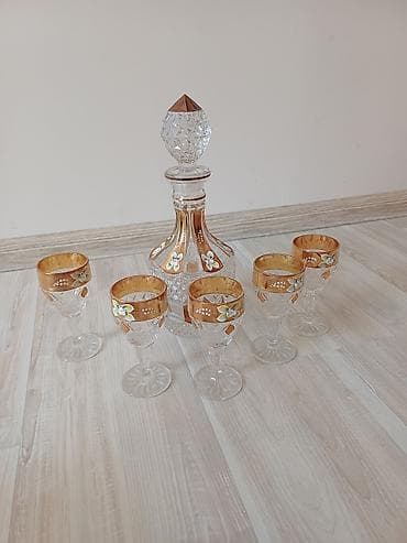 termo qab: Qızılı naxışlı büllur qrafin və badə dəsti - Komplekt: 1 qapaqlı — 1